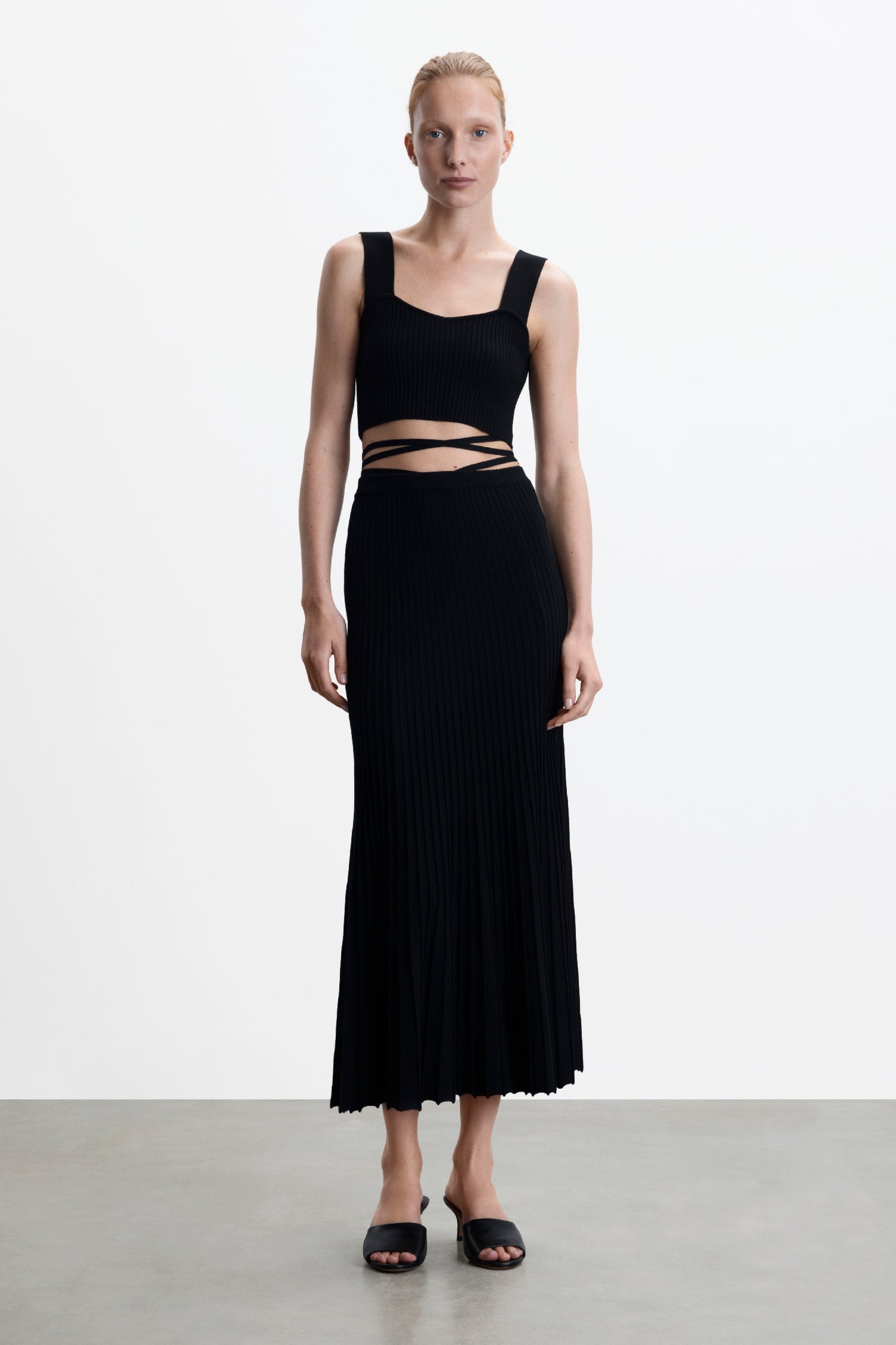 Viv Pleated Knit Skirt w/ Removable Tie Waist – AMYAH-ecom